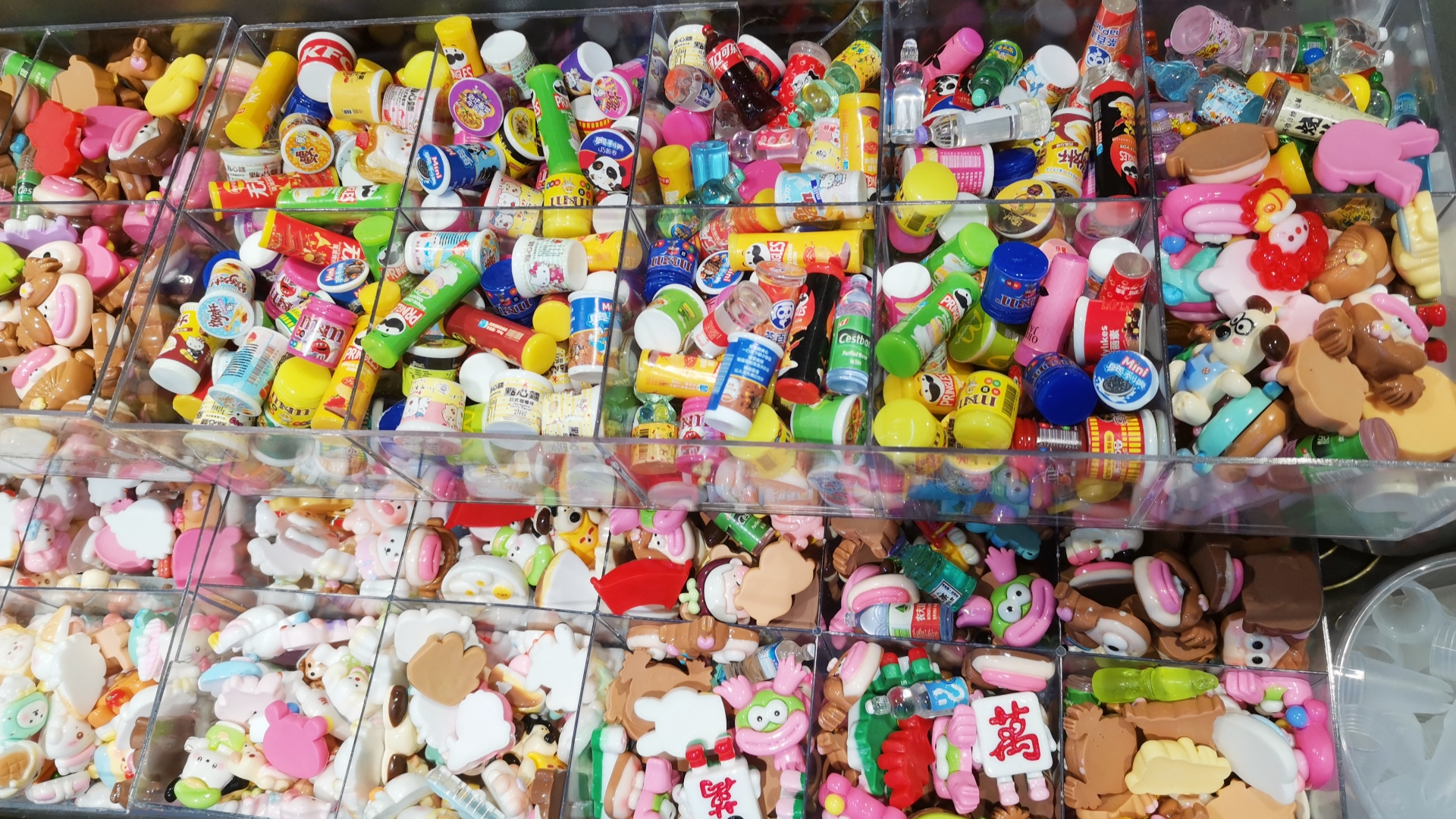 联营精品礼品店在市场变化时如何保持竞争力？