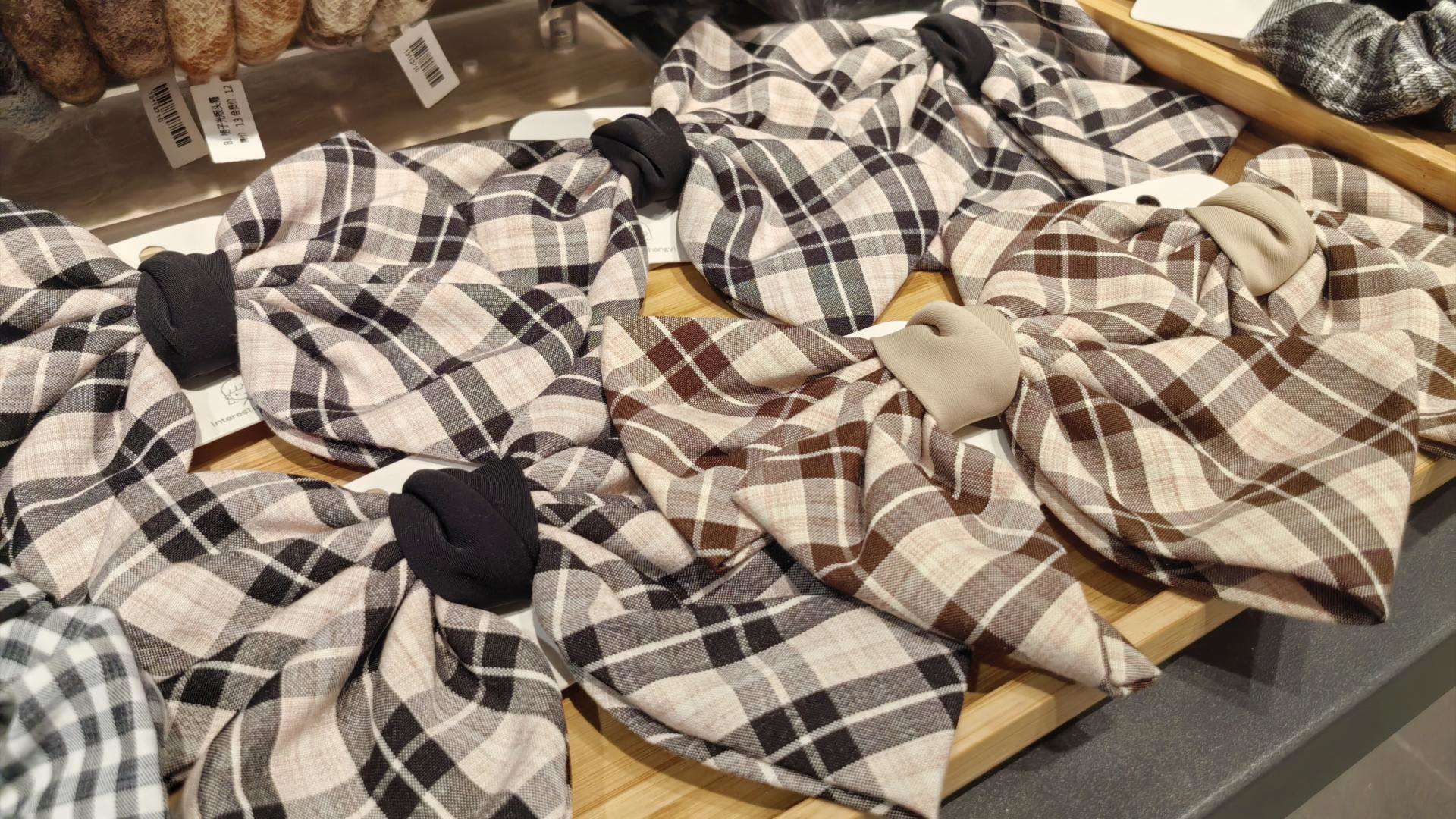 如何评估并选择一家有潜力的精品饰品店品牌进行加盟？